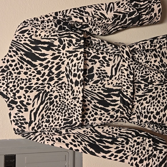 EUC, Sergio Hudson x Target Animal Print Strong Shoulder Trench Coat, Size Small - Picture 4 of 8